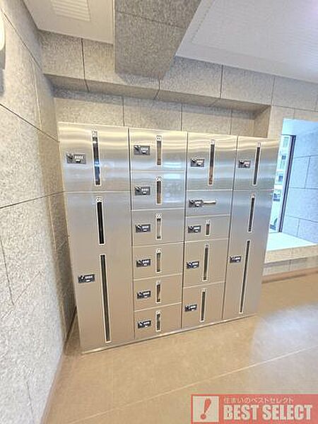 宅配ボックス完備