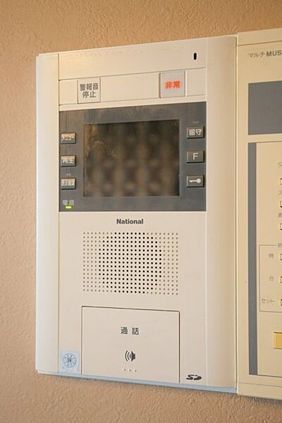 モニターつきインターホン