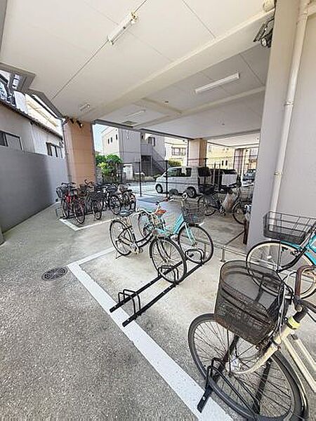 整理された駐輪場