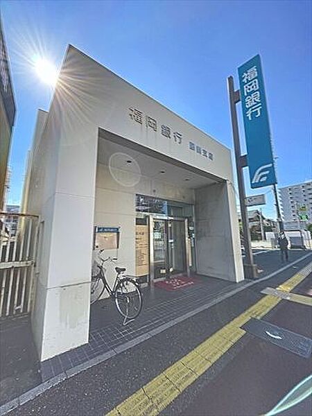 福岡銀行藤崎支店 徒歩11分。 830m