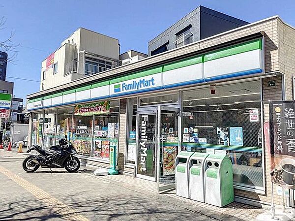 ファミリーマート福岡唐人町一丁目店 徒歩3分。 240m