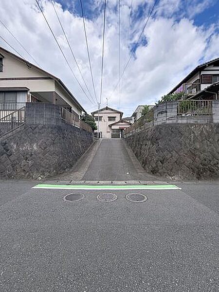 つきあたりが対象地となります。