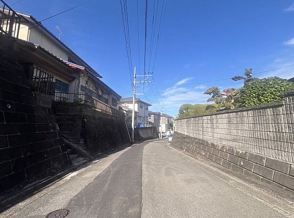 道路幅員もゆったりとしています！東側から西側にむけて撮影