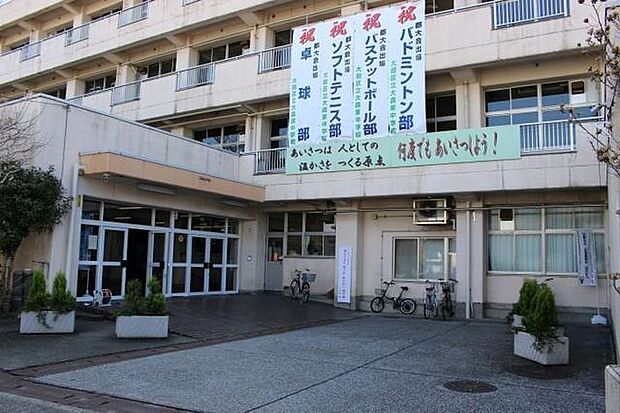 大田区立大森東中学校「学校生活が楽しく、明日が待ち遠しい学校」を目指す中学校 270m