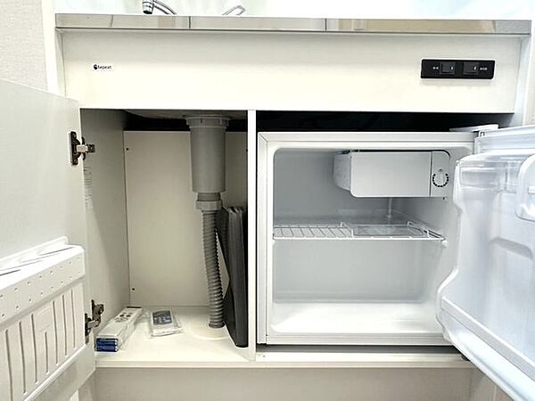 ミニ冷蔵庫付き