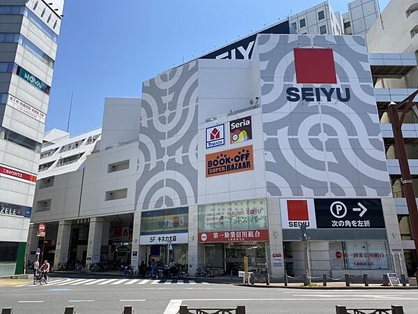 西友　大森店24時間営業、年中無休Seria やヤマダ電機、レストラン街や映画館もあります。 450m