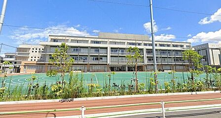 大田区立大森第四小学校子どもたち一人一人の能力を伸ばし、社会において自立的に生きる基礎を培い、将来の社会を担う人間を育成する。目指す児童像 「自分大好き、友だち大好き、ふるさと大好き」 450m