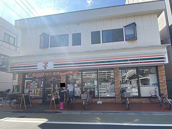 セブン-イレブン 大田区大森町店 38m