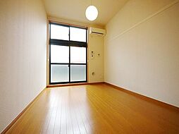 レオパレステン 102 1階1Kのリビング/ダイニング