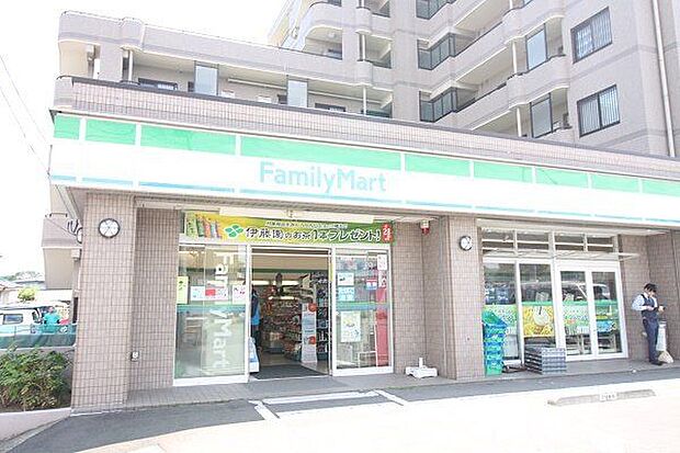 ファミリーマート西多賀四丁目店 徒歩5分。 380m