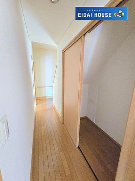 廊下収納がございます