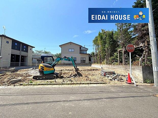 前面道路を含む現地現況外観写真