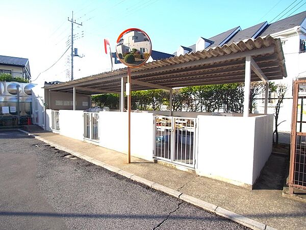 ゴミ置き場もしっかりと管理されています。（資源ごみはいつでも出してＯＫ。可燃ごみは当日の朝出しましょう。）