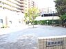 周辺：すぐ隣の敷地は菖蒲遊園地になっているので、ここでも遊んだりおしゃべりしたり出来ますね。