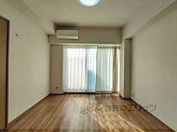 阪急嵐山線 上桂駅 徒歩4分の賃貸マンション 4階1Kのリビング/ダイニング