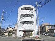 亀岡駅より徒歩12分 3階 築28年10ヶ月の賃貸物件