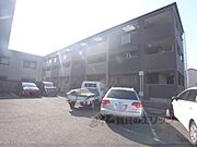 桂川駅より徒歩12分 1階 築8年8ヶ月の賃貸物件