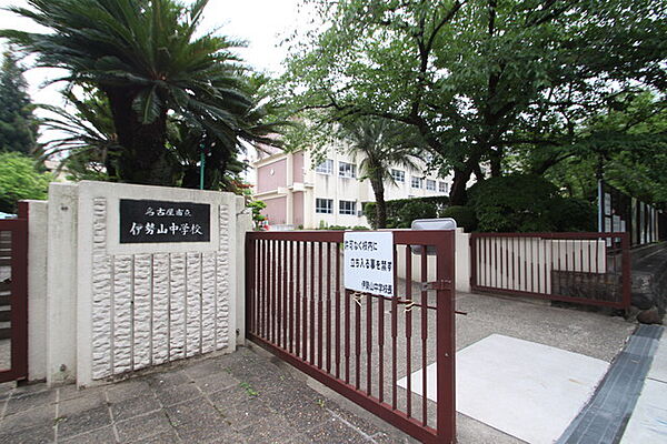 画像28:名古屋市立伊勢山中学校