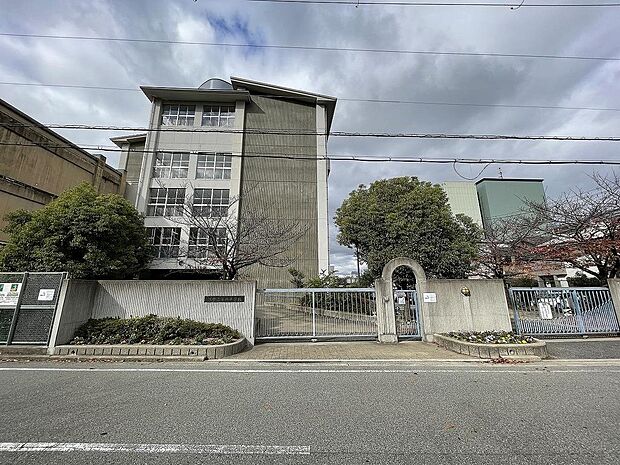 堺市立月州中学校まで徒歩20分