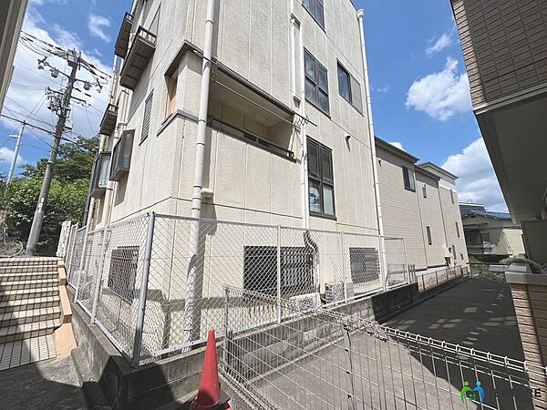 【ＬＤＫ約８帖】たっぷり降りそそぐ明るいお住まいです。どのお部屋も、採光良好な風通しの良い快適な空間となっております☆