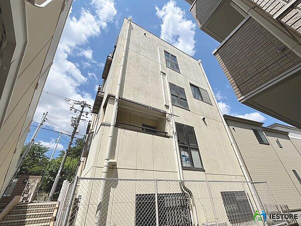 【浴室】時間短縮でシャワーだけの方も多いですが、一日の疲れを癒すため湯船に浸かれば心身ともにリラックスできますね♪