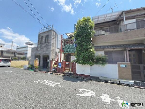 鳳南小学校まで徒歩８分とお子様も通学しやすい立地です！