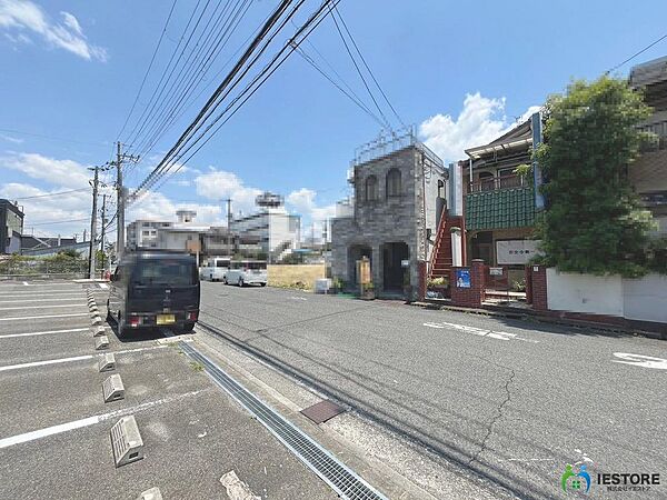 【前面道路約７．９ｍ】前面道路幅が広く開放感がございます♪