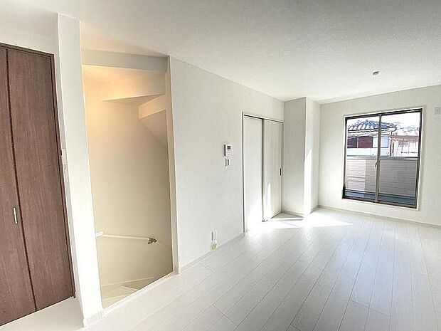 【ＬＤＫ約１９．５帖】２階リビングですので、外からの見えにくくプライバシーも守れますね♪（施工例）