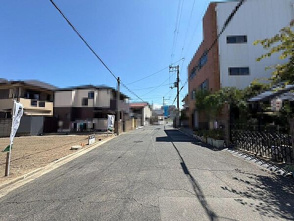 前面道路約７．８ｍ！広々運転の苦手な方も安心です！
