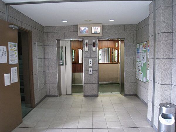 エレベーターは2基有るので、上階へのアクセスもスムーズです♪