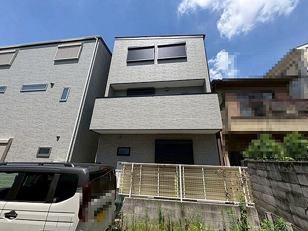 玄関にシューズボックスありますよ♪玄関周りもスッキリ片付きますね!