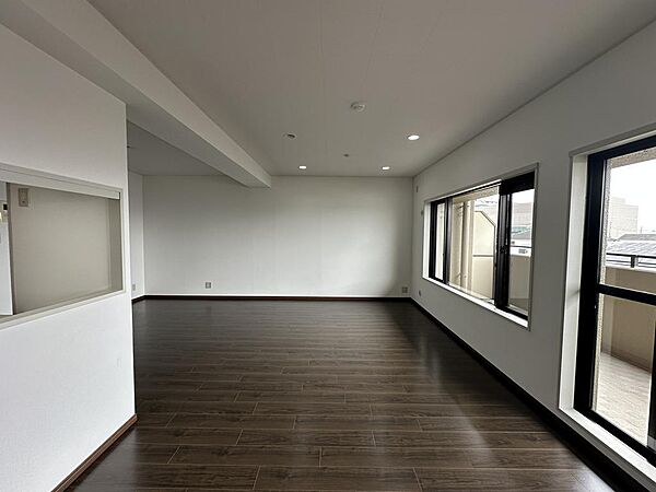 【周辺施設もご紹介可能】お住まいになった際のイメージをお持ちいただくため、周辺施設へのご案内も致します♪お気軽にお申し付けください！