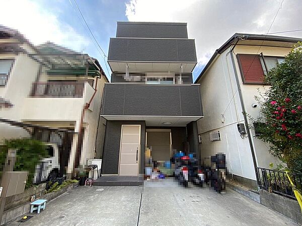対面式を採用したキッチンですので、リビングで寛ぐご家族をいつも感じられます！会話を楽しみながら家事ができますね♪