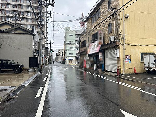 【前面道路】前面道路約８ｍ！運転が苦手な方も安心ですね♪