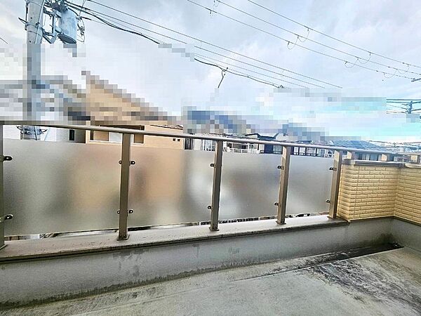 ２面バルコニーです！洗濯物の多い日も安心ですね♪