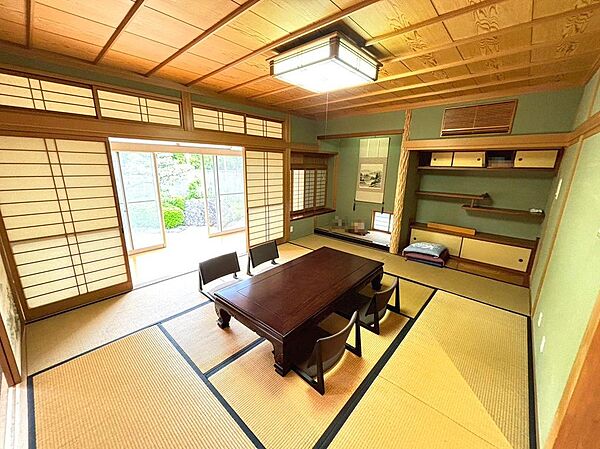 空家につきいつでも内覧可能ですので、お気軽にお問い合わせ下さいませ！