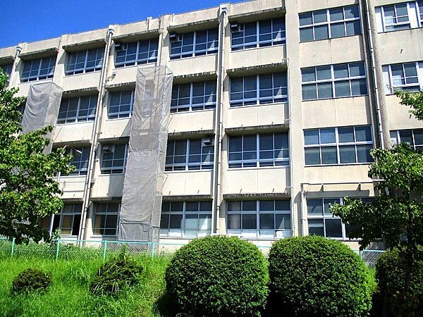 堺市立晴美台中学校まで徒歩２分