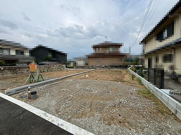 【ＬＤＫ約１８帖】広々とした開放感あふれるリビングです!ゆったり寛げる充分な広さがございますので、ご家族でインテリアのレイアウトを考えるのも楽しみになりそうです♪