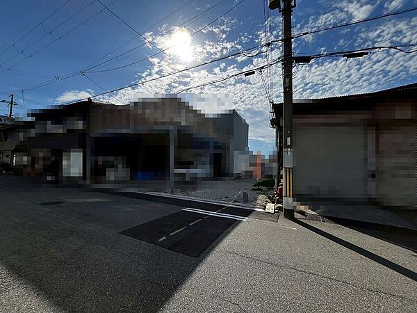 前面道路約８．４ｍ！広々運転の苦手な方も安心ですね！