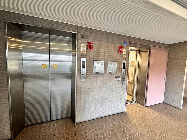 【エレベーター】荷物が多い日も楽々にお部屋に持っていけますね！