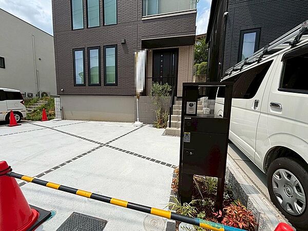 【宅配ボックス】不在時にも荷物が受け取れるので、便利ですね！