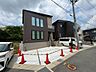 駐車場：並列に駐車３台可能！車の出し入れもスムーズに出来ますね！