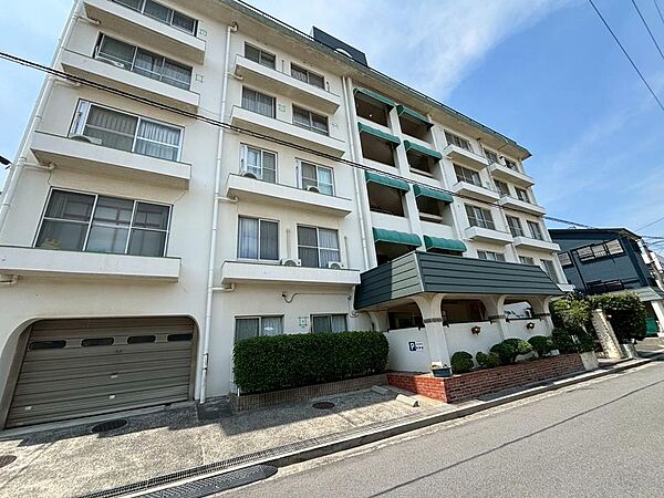 堺東保育園まで徒歩４分！堺東幼稚園まで徒歩７分！小さなお子様のいるご家庭も安心ですね！