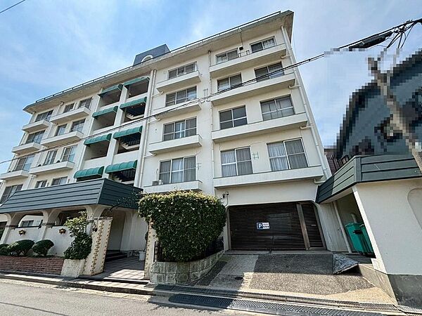 全室８帖以上の２ＬＤＫ！ゆとりある間取りです！資料請求だけでもお気軽にお問い合わせください♪