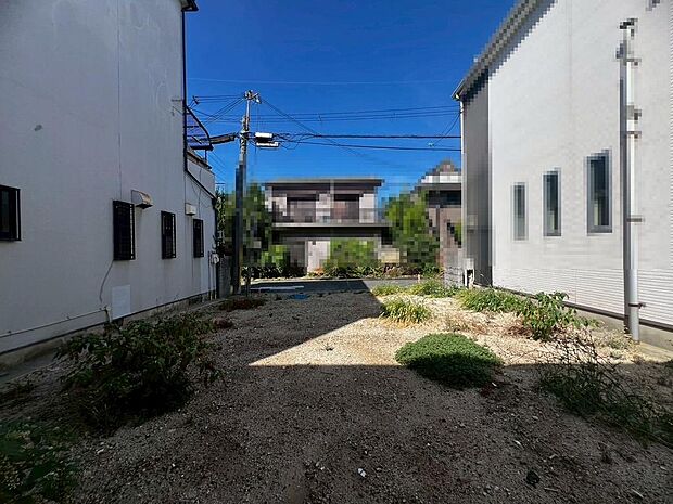 ゆとりのある洗面室ですよ♪朝の身支度もスムーズにできますね!キッチンの後ろに洗面室があるので、家事の効率も上がりますね♪