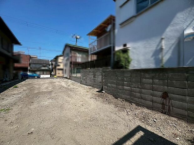 ライフまで徒歩8分!コノミヤまで徒歩9分!業務スーパーまで徒歩12分!毎日のお買い物に便利ですね♪その日の特売日などでスーパーを選べますね♪