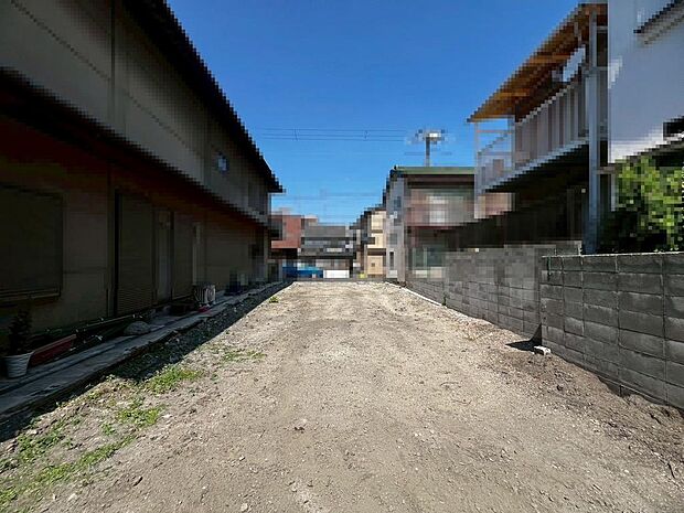 ファミリーマートまで徒歩4分!マツモトキヨシまで徒歩9分!コジマアウトレットまで徒歩8分!ニトリまで徒歩11分!お買い物に便利な立地ですね♪