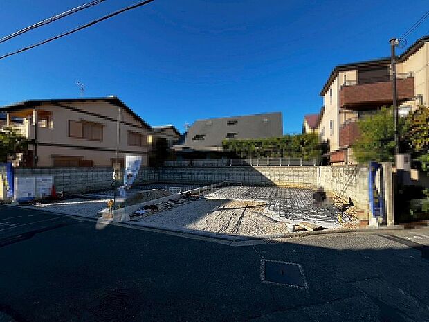 【バルコニー】開放感のあるバルコニーです♪南西面バルコニーですので、洗濯物が良く乾きますね!