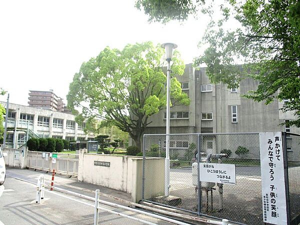 堺市立若松台小学校まで徒歩９分