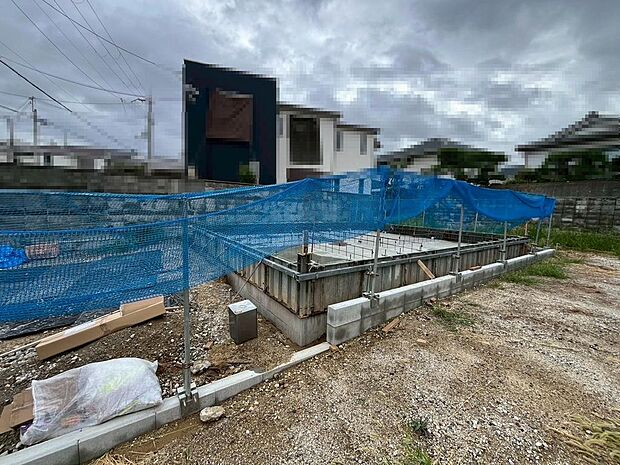 玄関にシューズボックスありますよ！玄関周りもスッキリ片付きますね♪